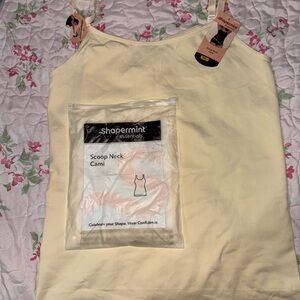 Shapermint Essentials All Day Every Day Scoop Neck Cami